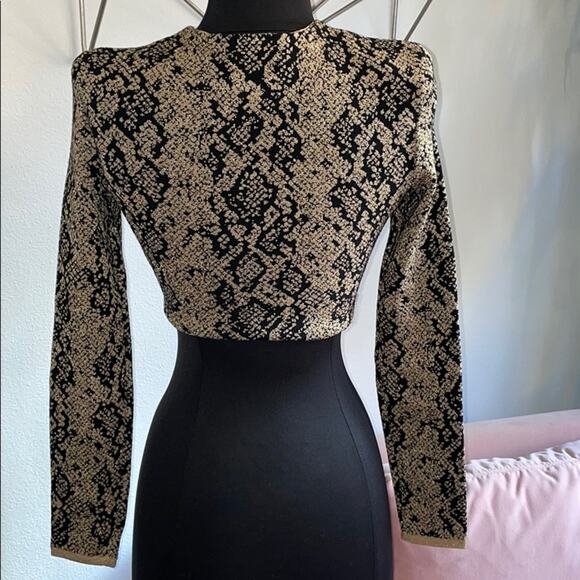 DUNDAS Snakeskin Knit Crop Top - Picture 9 of 15